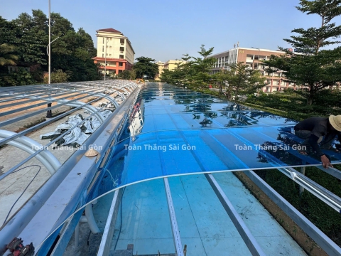  Nhà xe Trường Đại học Khoa học Xã hội và Nhân văn