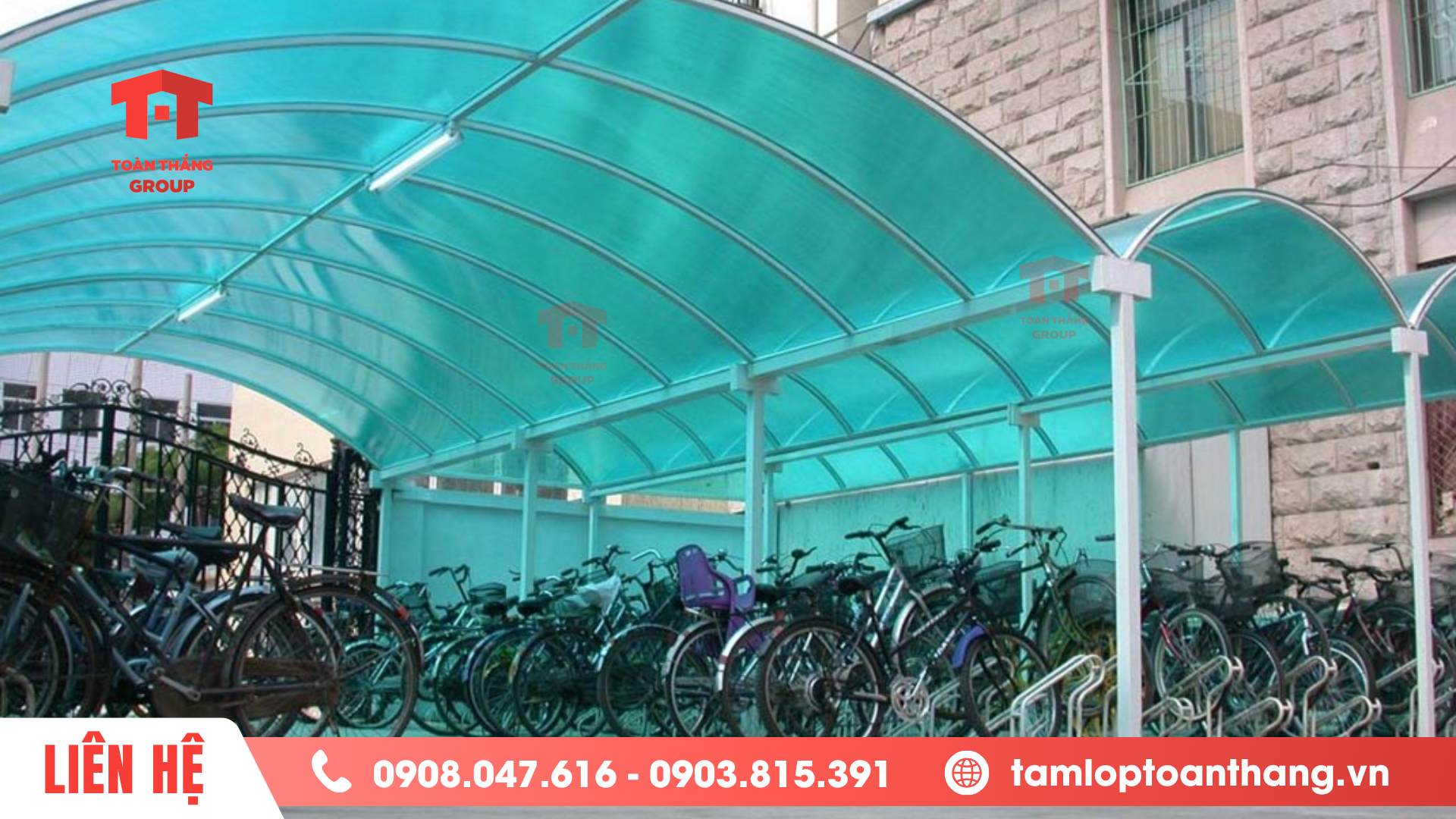 Tấm polycarbonate màu xanh cho nhà để xe 