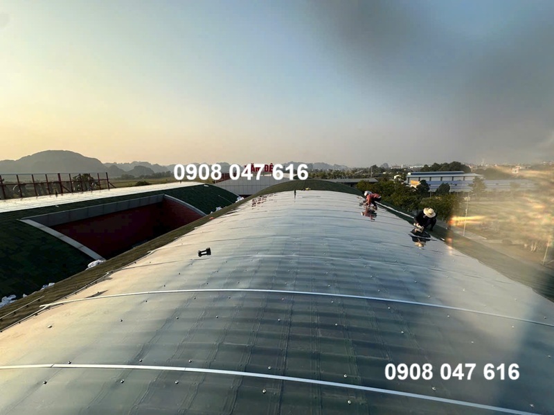 thi công tấm lợp lấy sáng poly đặc