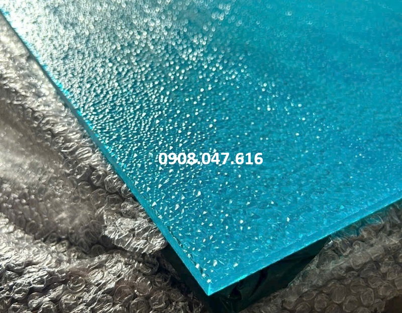 tấm poly solar light nhám sần